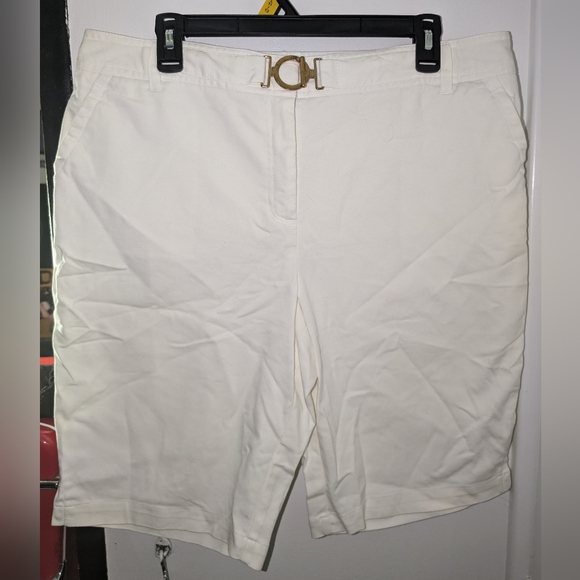 Charter Club Women's White Capri Short/pant size 14 - Picture 4 of 5